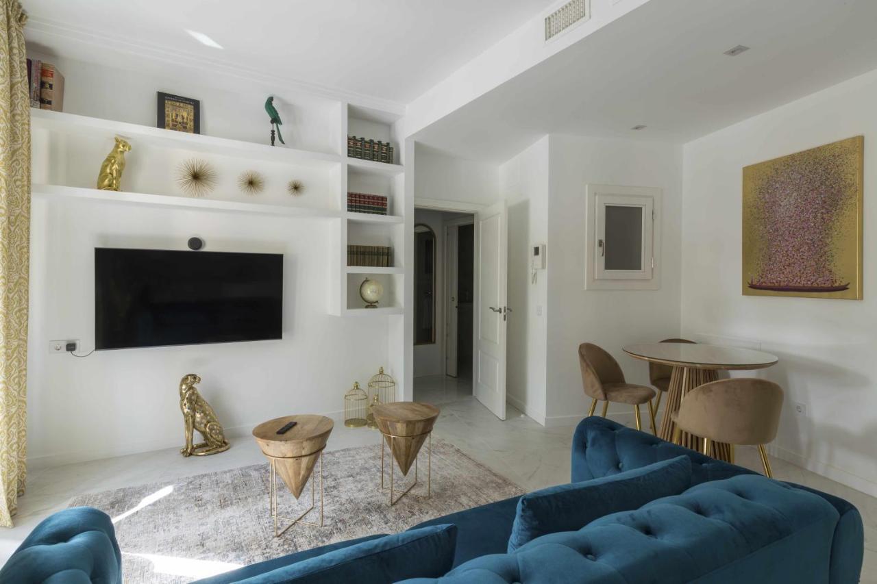 The Clock House Luxury Urban Suites Málaga Habitación foto