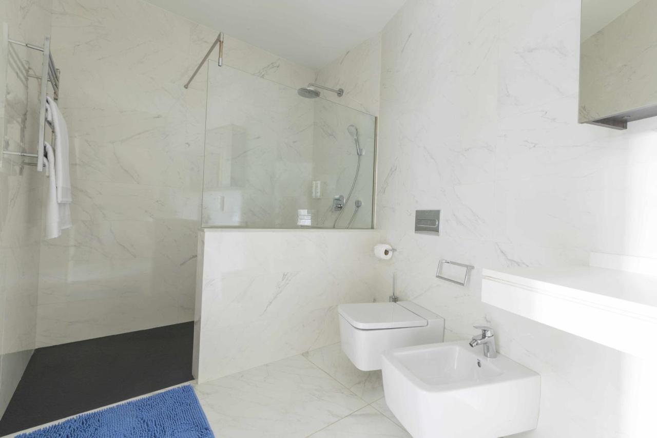The Clock House Luxury Urban Suites Málaga Habitación foto
