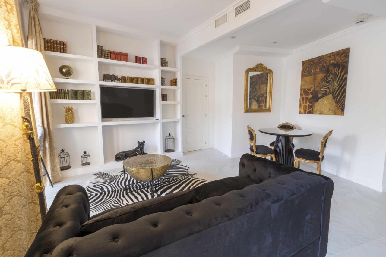 The Clock House Luxury Urban Suites Málaga Habitación foto